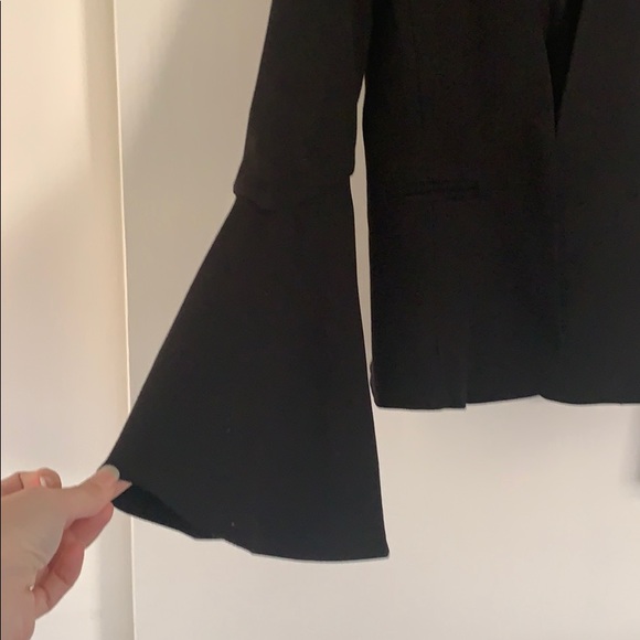 Cartonnier Bell Sleeve Blazer - Picture 3 of 5